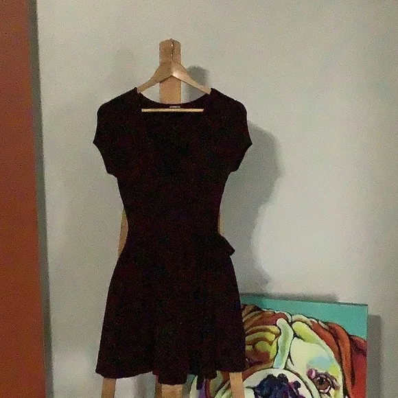 Express Elegant Burgundy Midi Dress - Picture 2 of 5